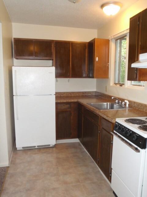 514 Rollins St #1 - Photo 6 of 10