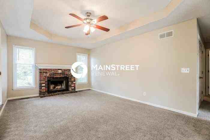 701 York Dr - Photo 3 of 17