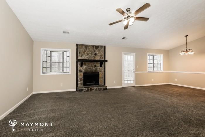 9370 Woodloop Ct - Photo 4 of 14