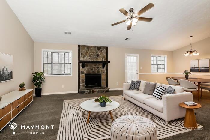 9370 Woodloop Ct - Photo 5 of 14