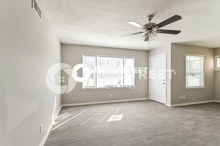 3653 Elm Park Rd - Photo 4 of 16