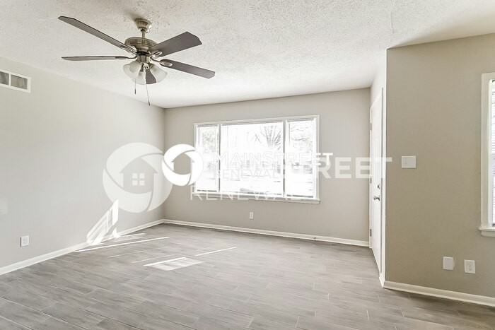 3653 Elm Park Rd - Photo 5 of 16