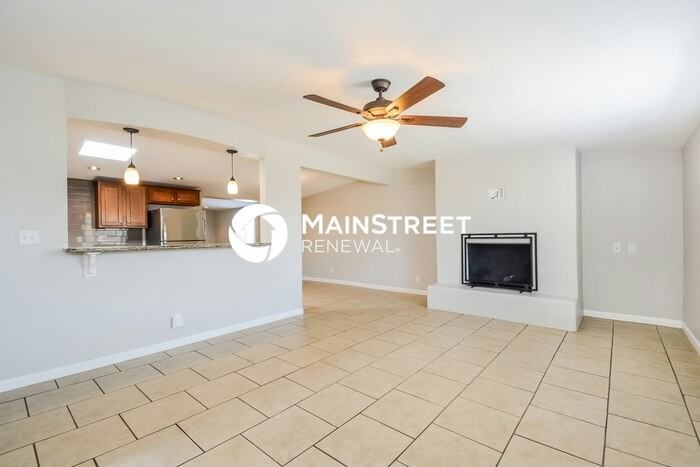 1702 S Avenida Del Sol - Photo 2 of 16