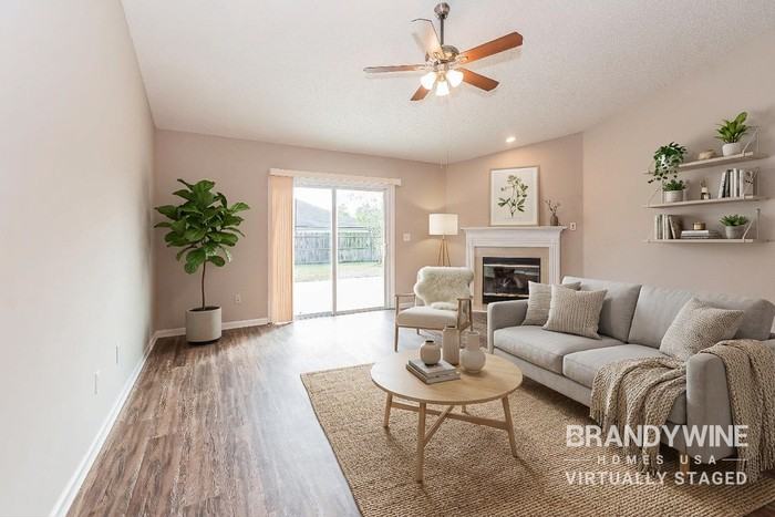 11921 Dover Village Dr W - Photo 3 of 20