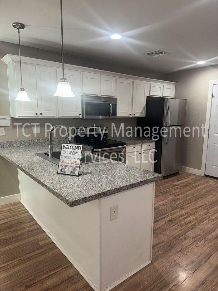 136 N 88th St - Photo 4 of 16