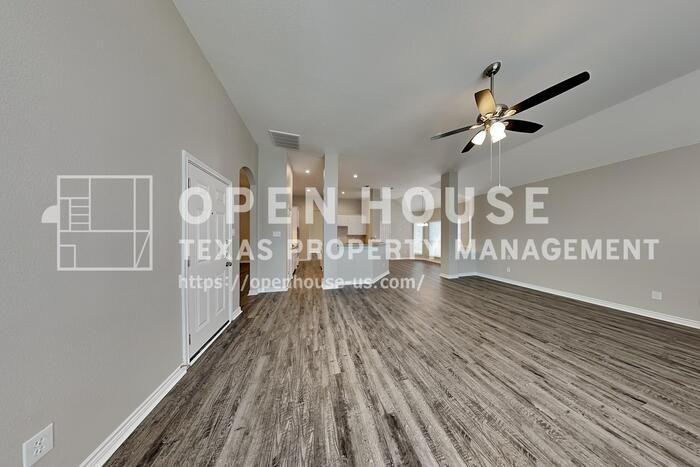 3004 Saint Bartholomew Dr - Photo 4 of 22