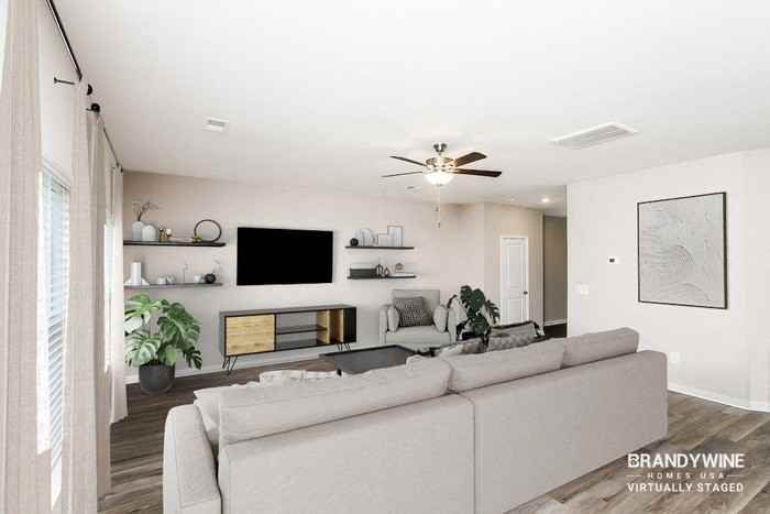 559 Glenmanor Dr - Photo 4 of 37