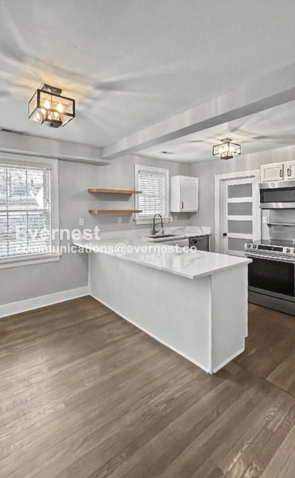 3405 Idlewood Ave - Photo 5 of 32