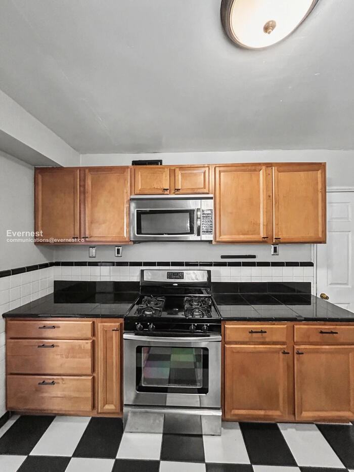 6936 Melrose Ave - Photo 4 of 30