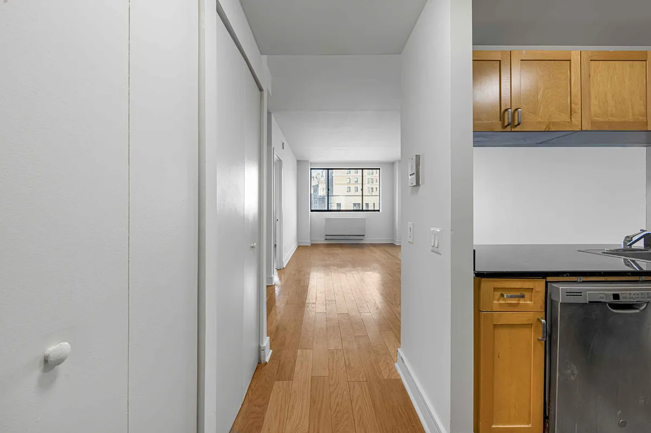 W 96th St & West End Ave #308 - Photo 3 of 14