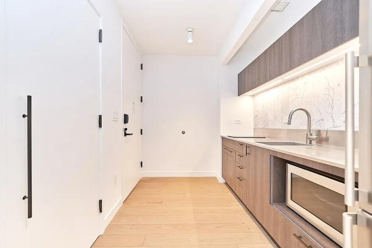 William St #1802 - Photo 4 of 9