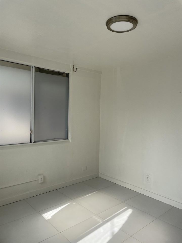 2340 Date Street - Photo 2 of 10