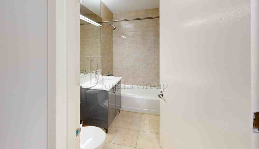 10 Hanover Sq #9D4 - Photo 4 of 4