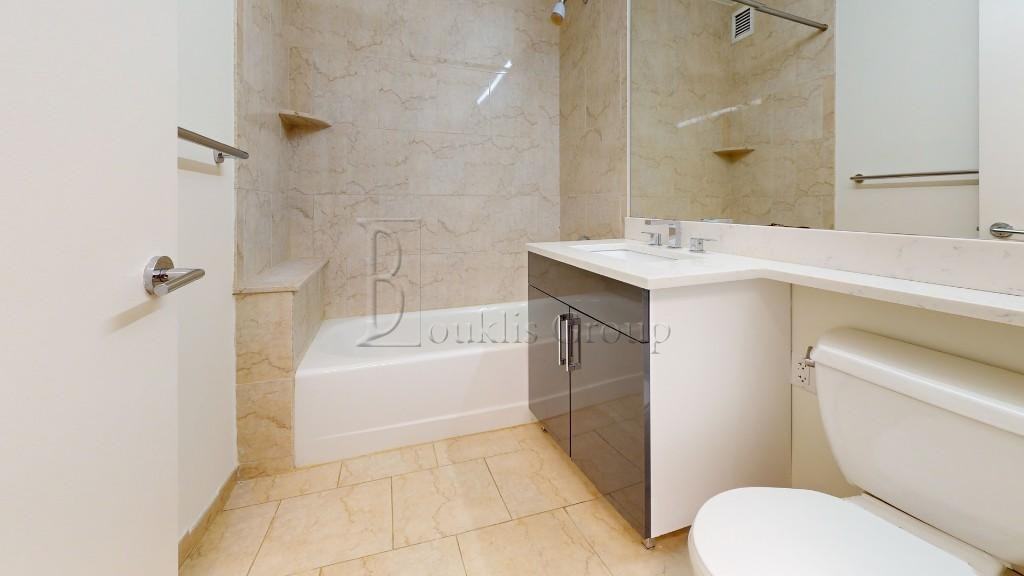 10 Hanover Sq #2I - Photo 4 of 5