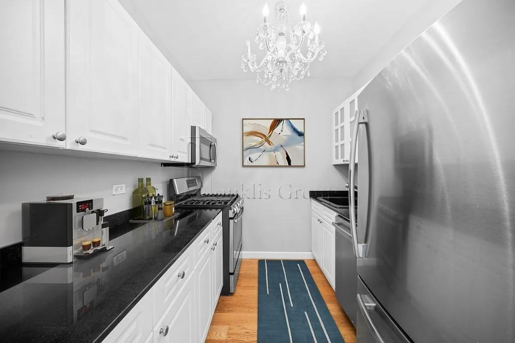 1 West St #2129 - Photo 3 of 4