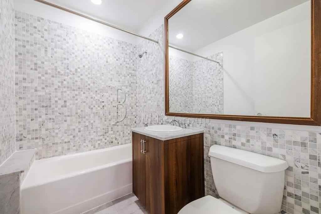 37 Wall St #23B - Photo 5 of 6