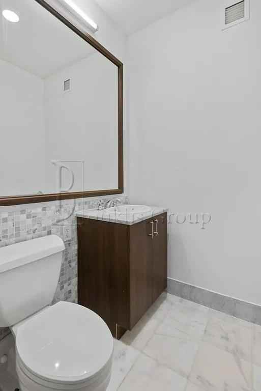 37 Wall St #23B - Photo 6 of 6