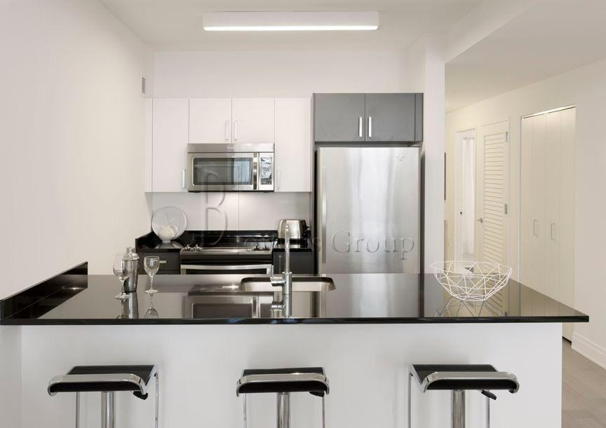 70 Pine St #1314 - Photo 2 of 4