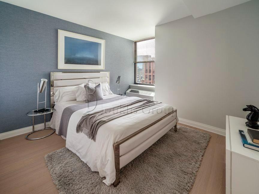 70 Pine St #1314 - Photo 3 of 4