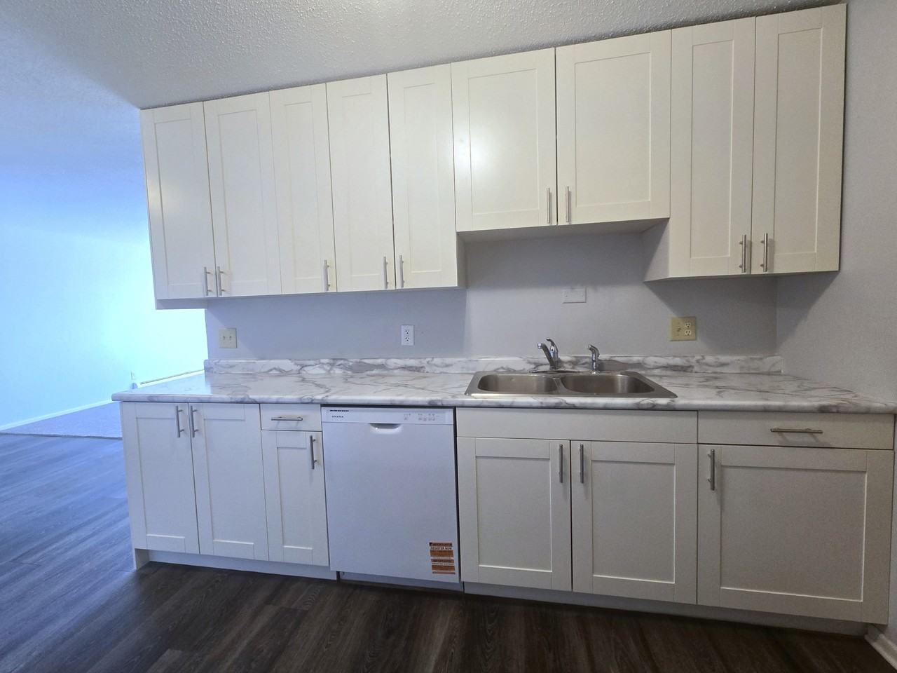 Bellaire Apartments - Photo 2 of 13