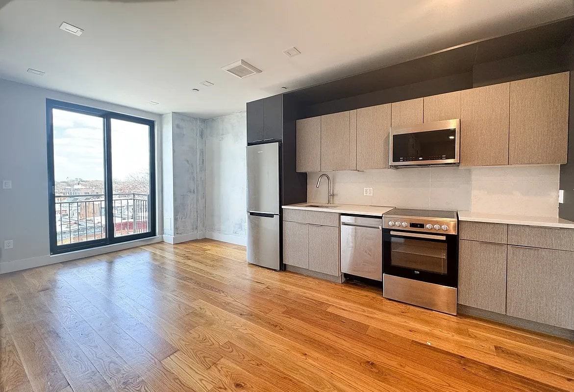 948 New York Ave #4A - Photo 2 of 5