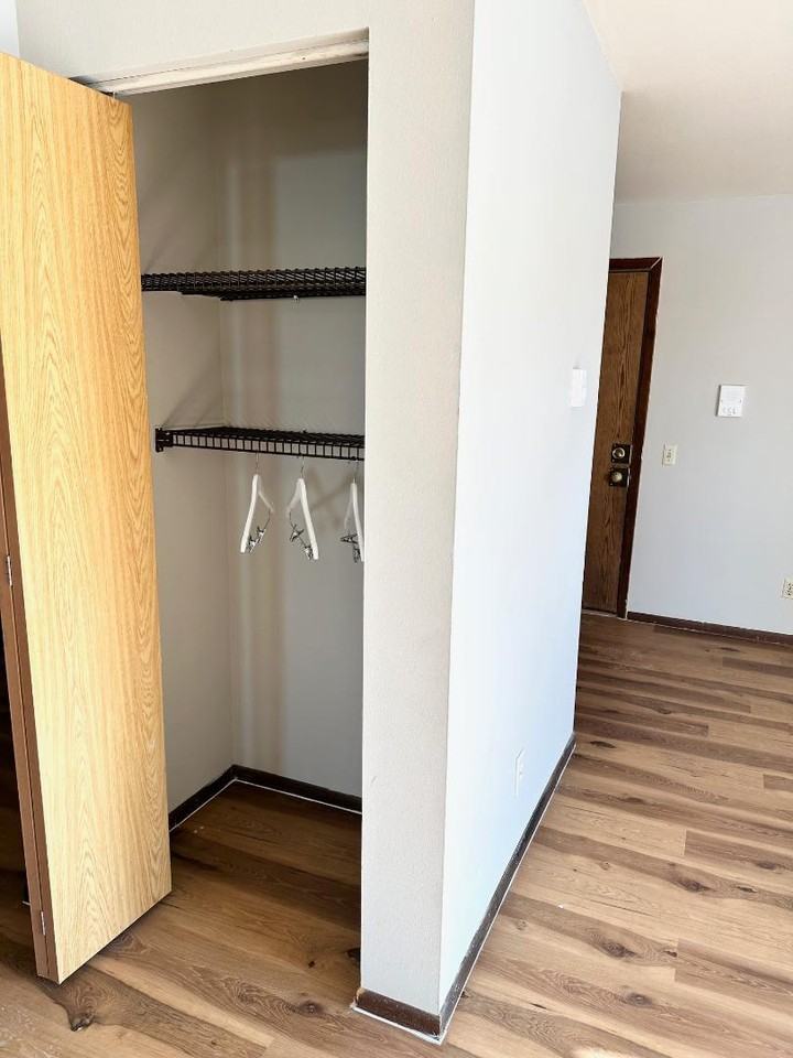 4318 Nakoosa Trail - Photo 4 of 10