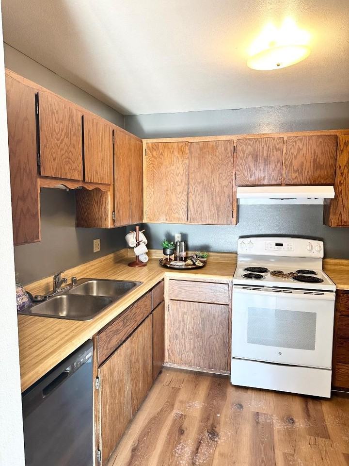 4318 Nakoosa Trail - Photo 5 of 10