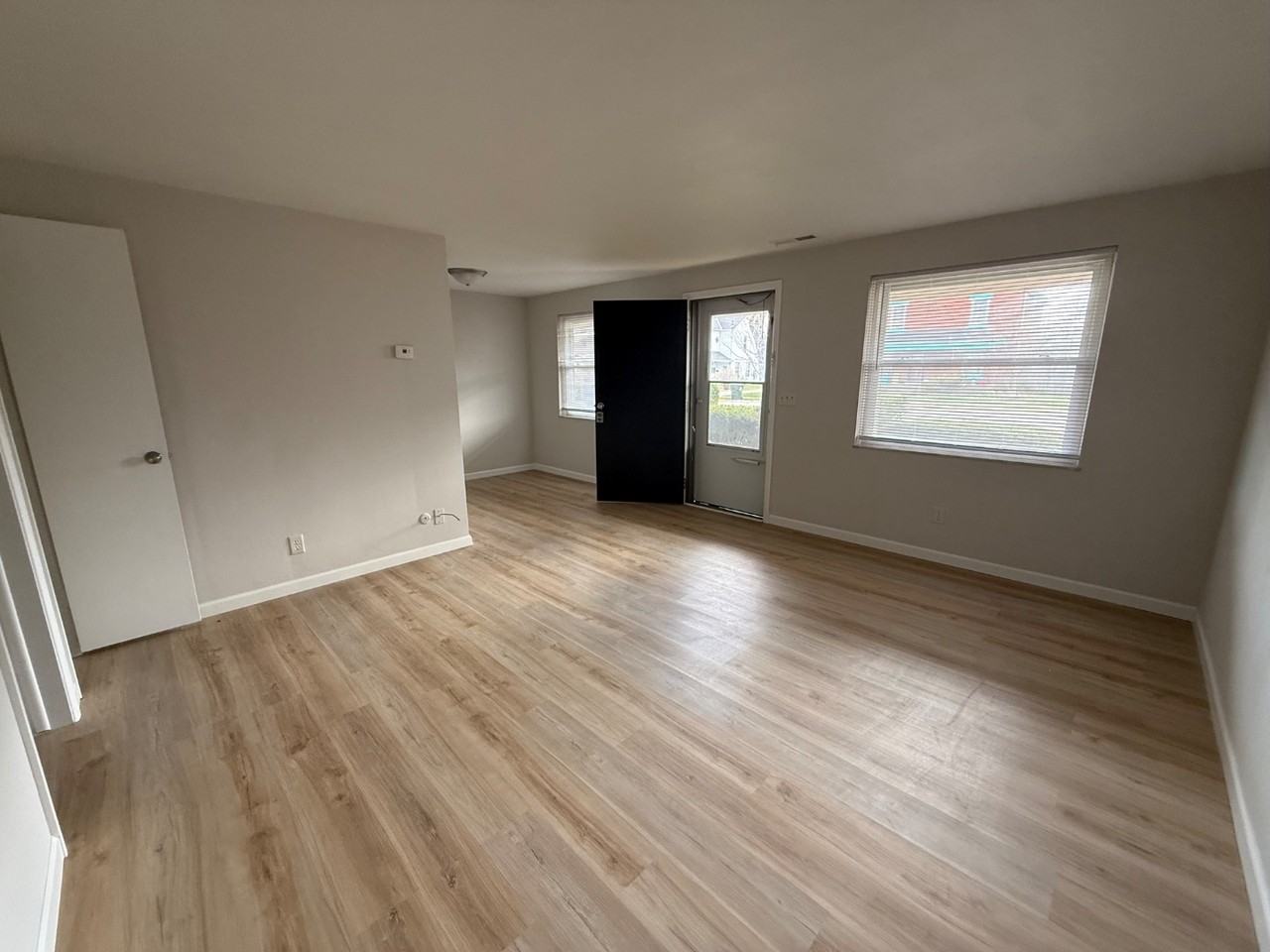 333 W Jefferson St - Photo 2 of 10