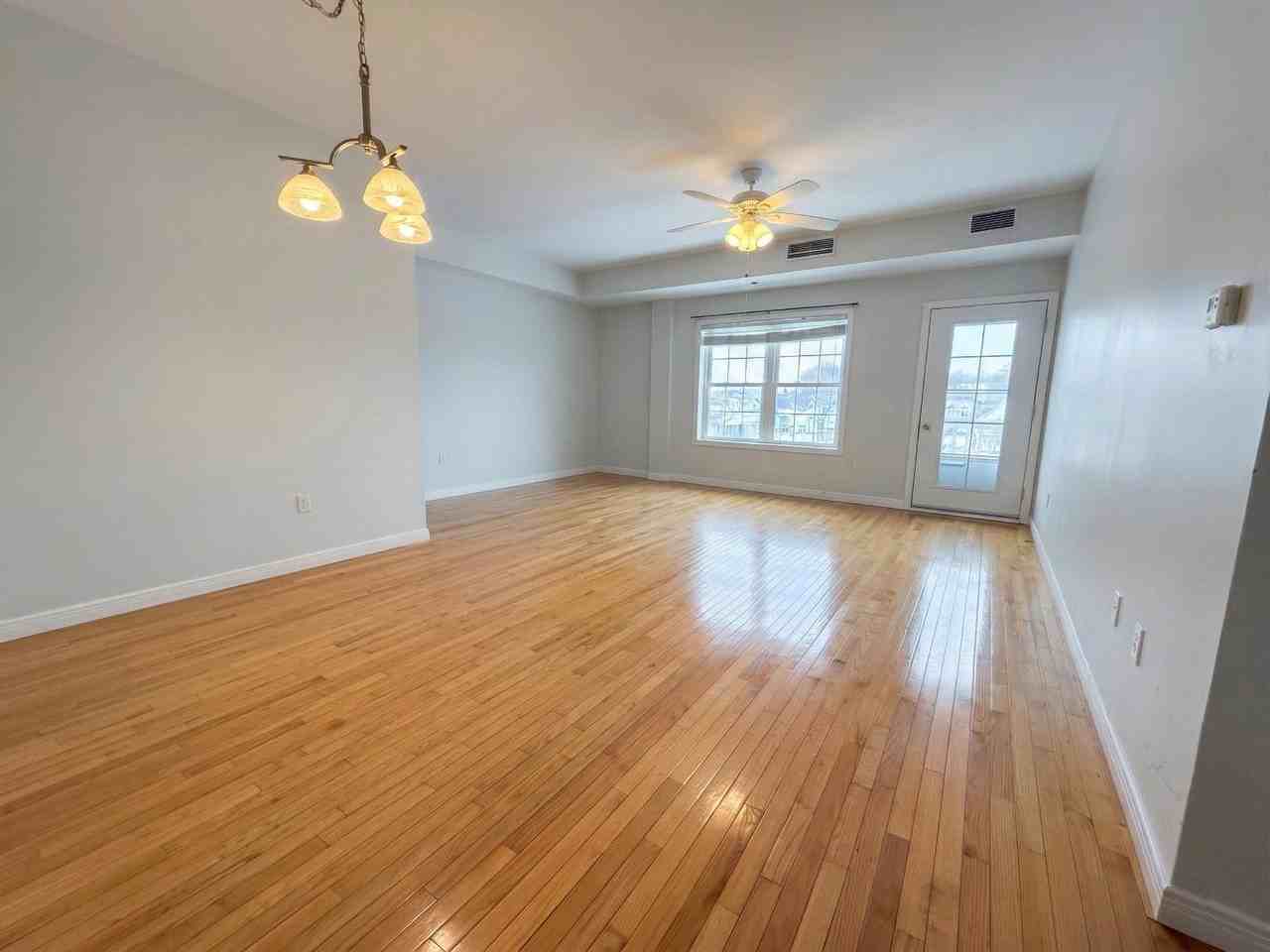 8 Walnut St - Photo 3 of 14