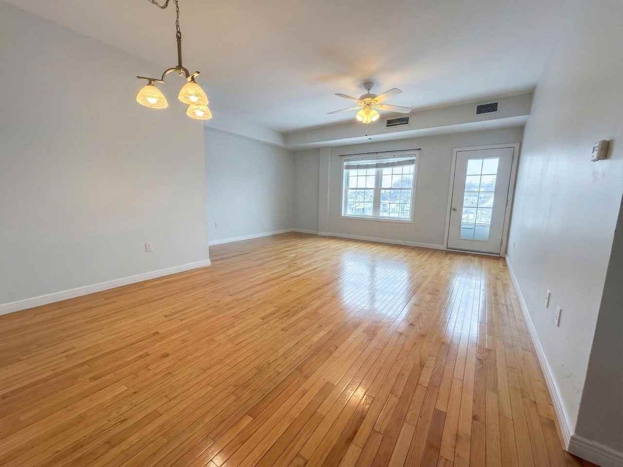 8 Walnut St - Photo 4 of 14