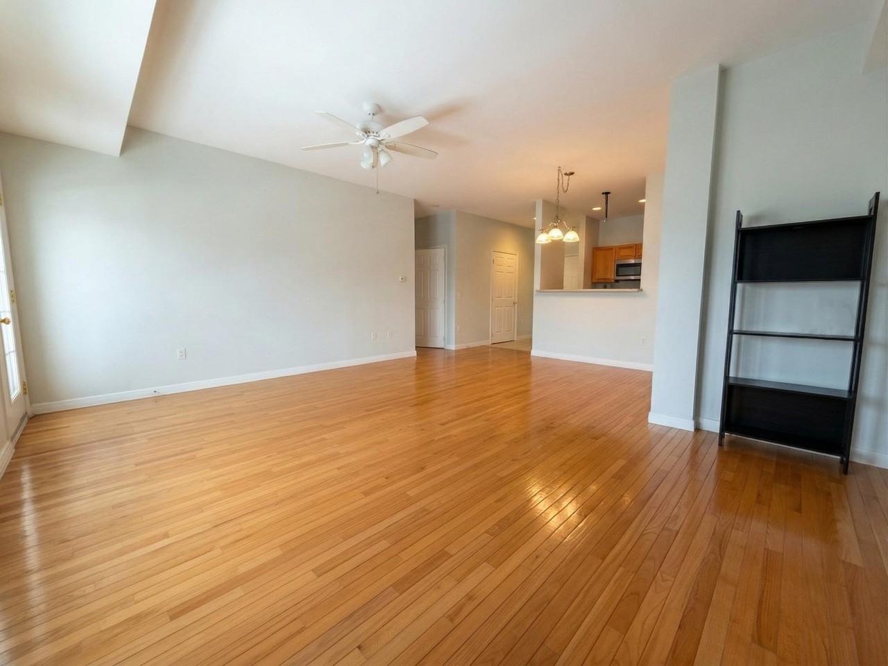 8 Walnut St - Photo 5 of 14