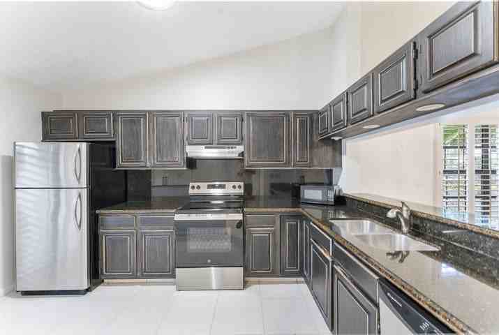 3088 Inglewood Terrace - Photo 4 of 10