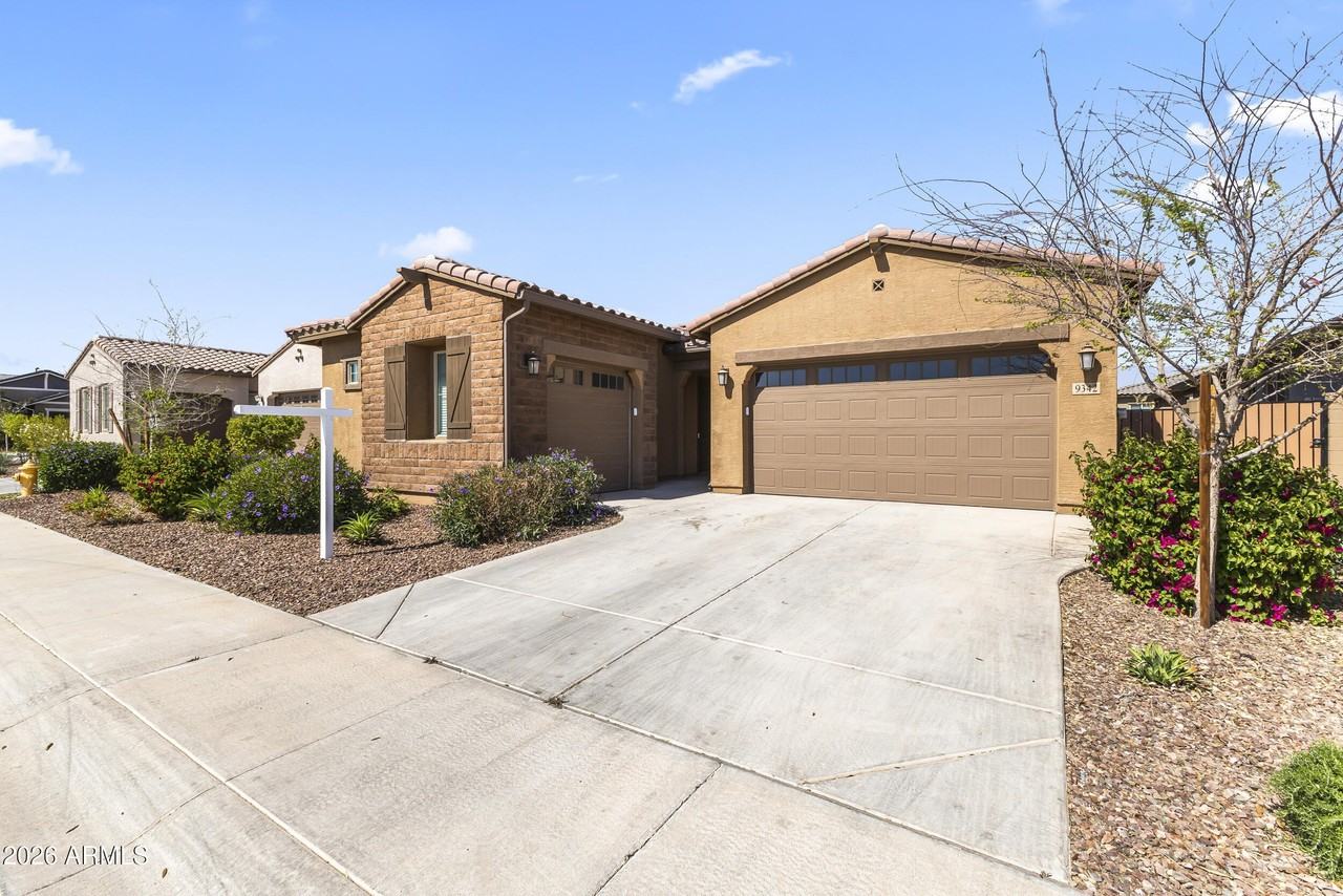 9342 W Roma Ave - Photo 3 of 33