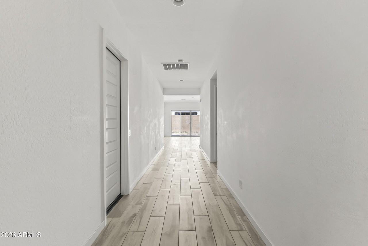 9342 W Roma Ave - Photo 5 of 33