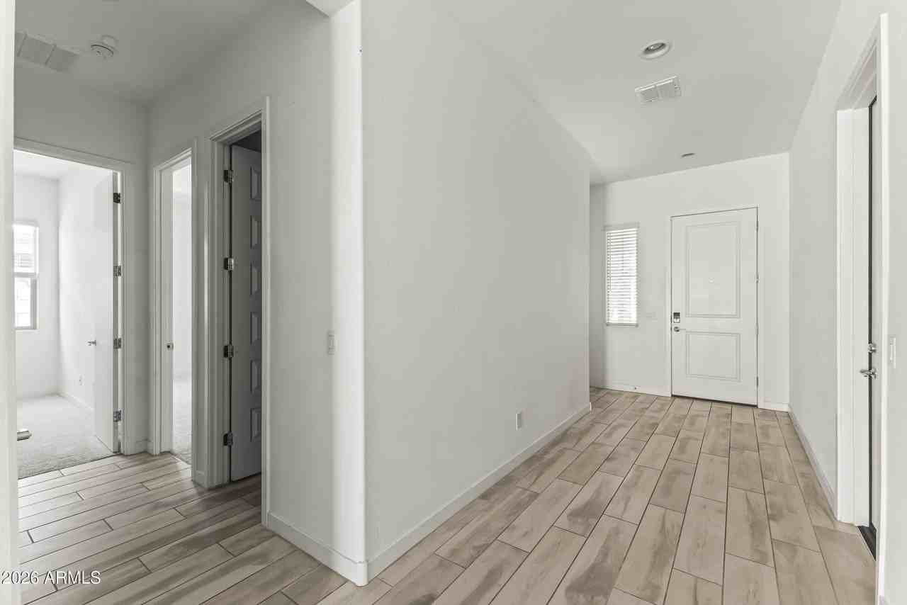 9342 W Roma Ave - Photo 6 of 33