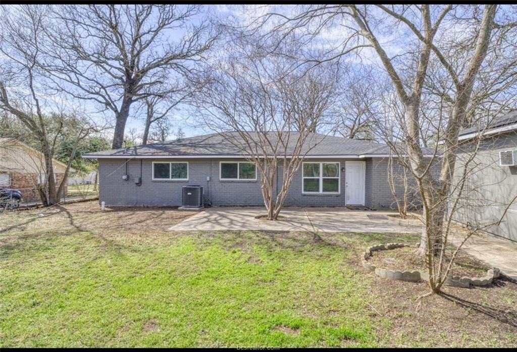 1115 Merry Oaks Dr - Photo 3 of 18
