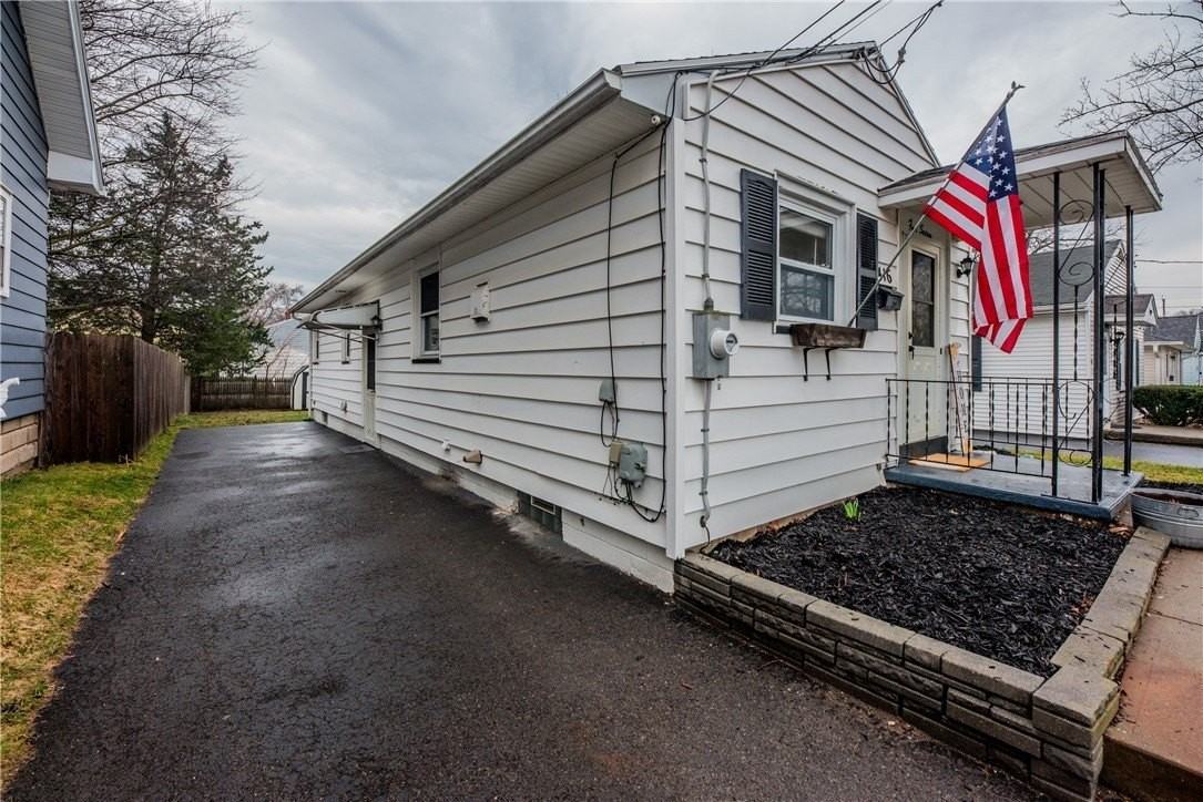 416 W Spruce St - Photo 3 of 34