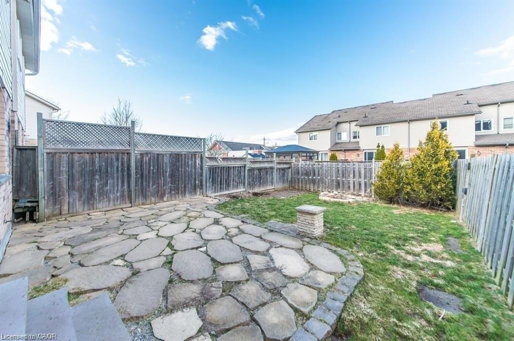 42 Mountain Laurel Cres - Photo 2 of 22