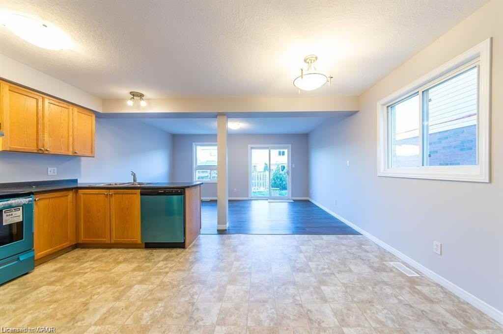 42 Mountain Laurel Cres - Photo 5 of 22