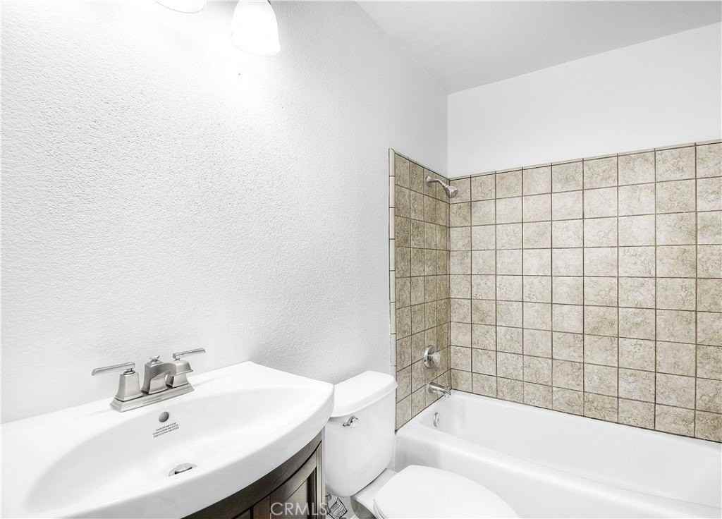 1505 Calle Sacramento - Photo 6 of 10