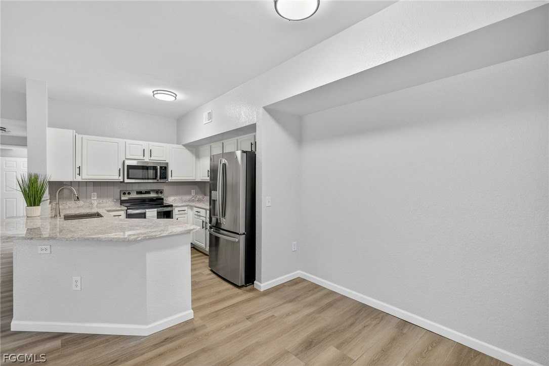 15585 Ocean Walk Cir Apt 215 - Photo 5 of 33