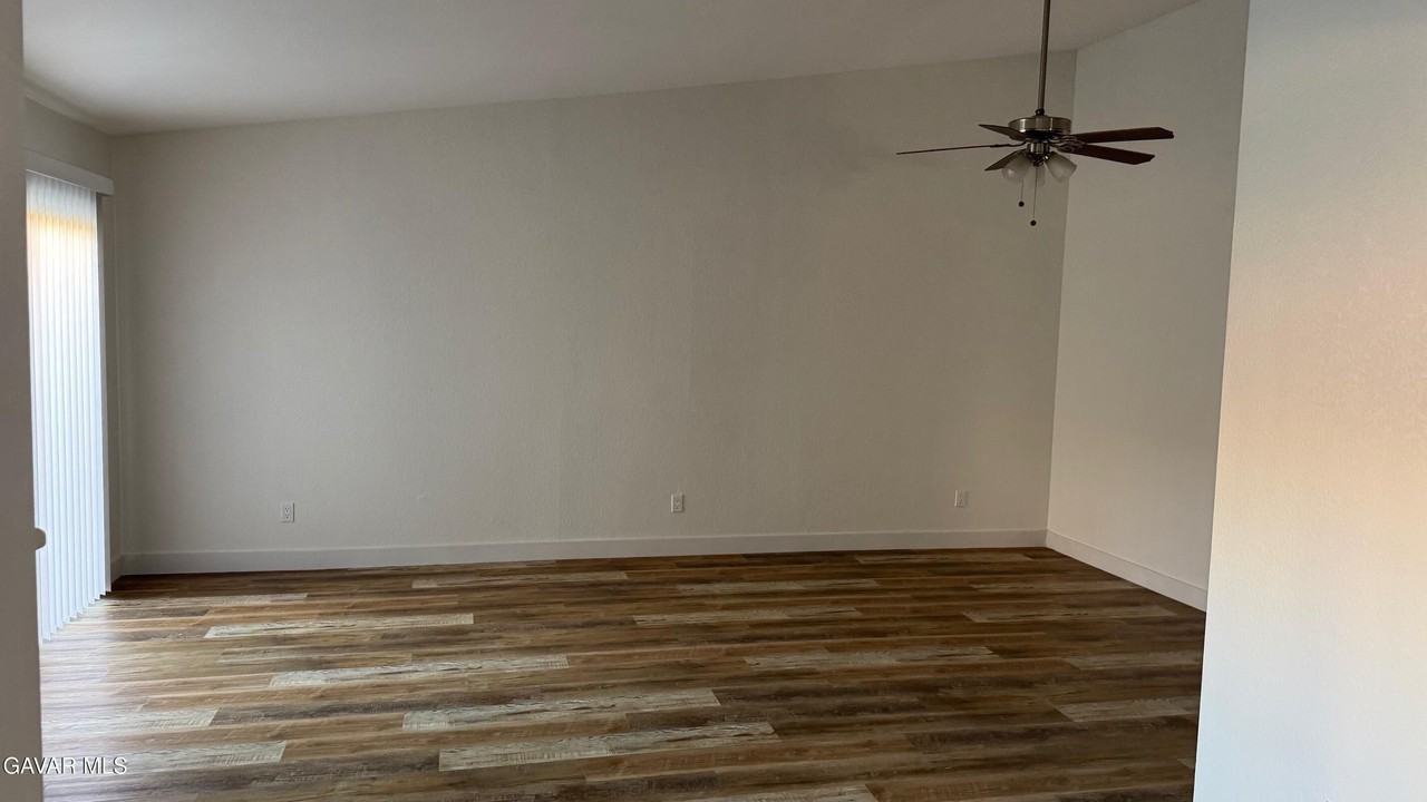 37626 12th St E - Photo 5 of 20