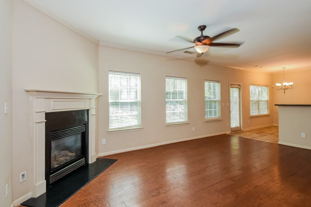 5013 Amethyst Dr - Photo 4 of 31