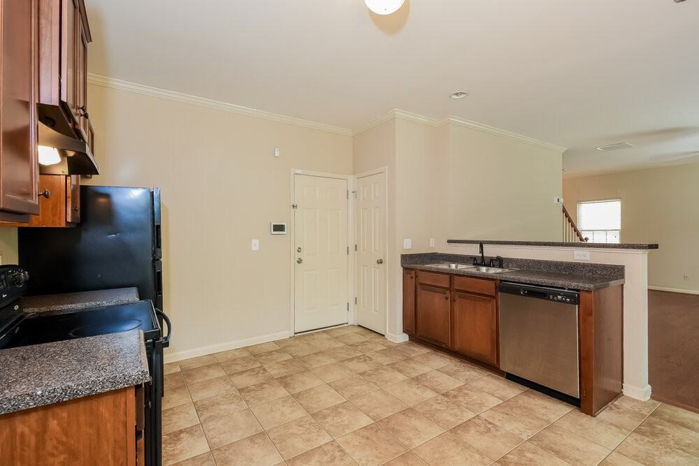 5013 Amethyst Dr - Photo 7 of 31