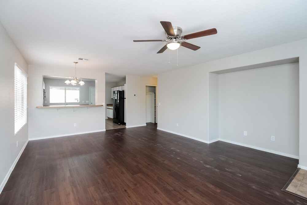 15843 W Woodlands Ave - Photo 3 of 15