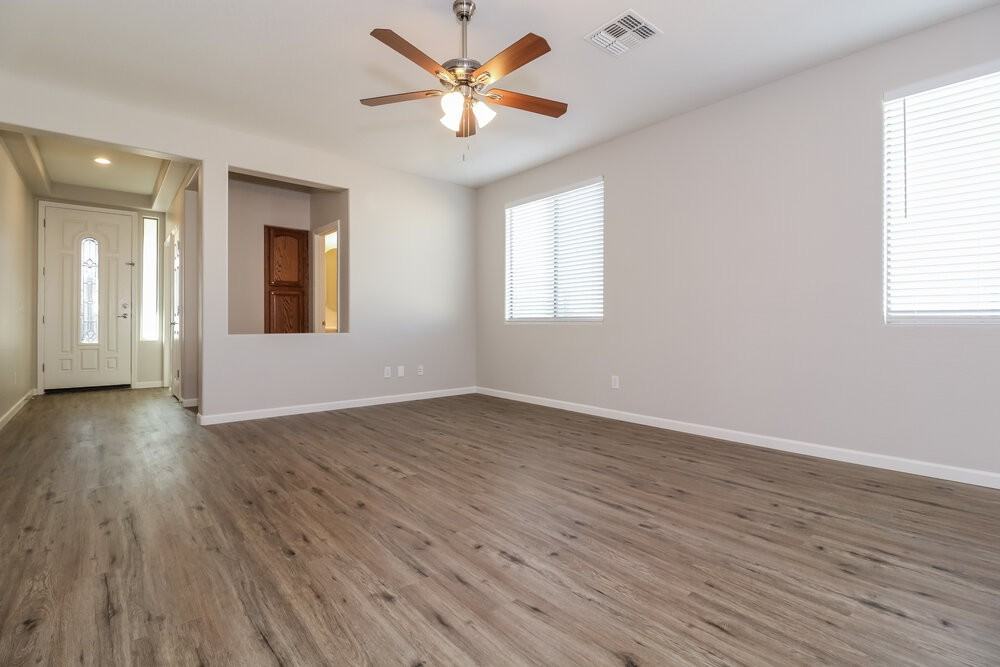 22401 N 102nd Ln - Photo 4 of 16