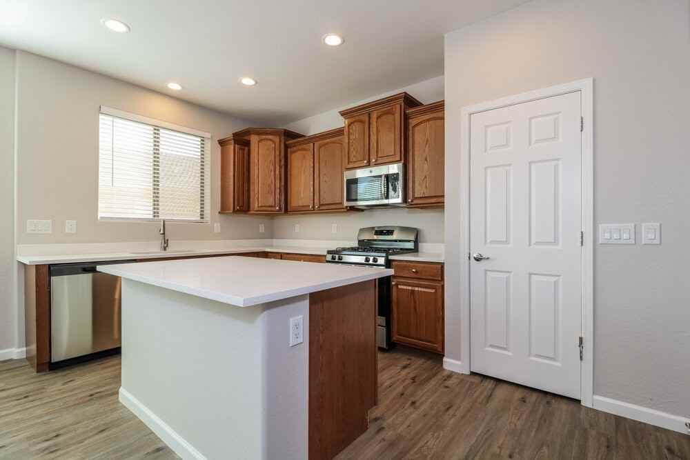 22401 N 102nd Ln - Photo 6 of 16