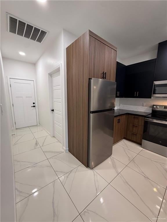 1513 W B St - Photo 3 of 9