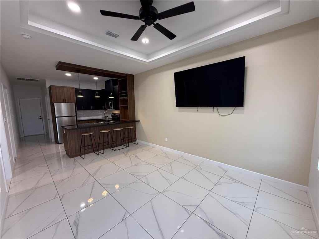 1513 W B St - Photo 6 of 9