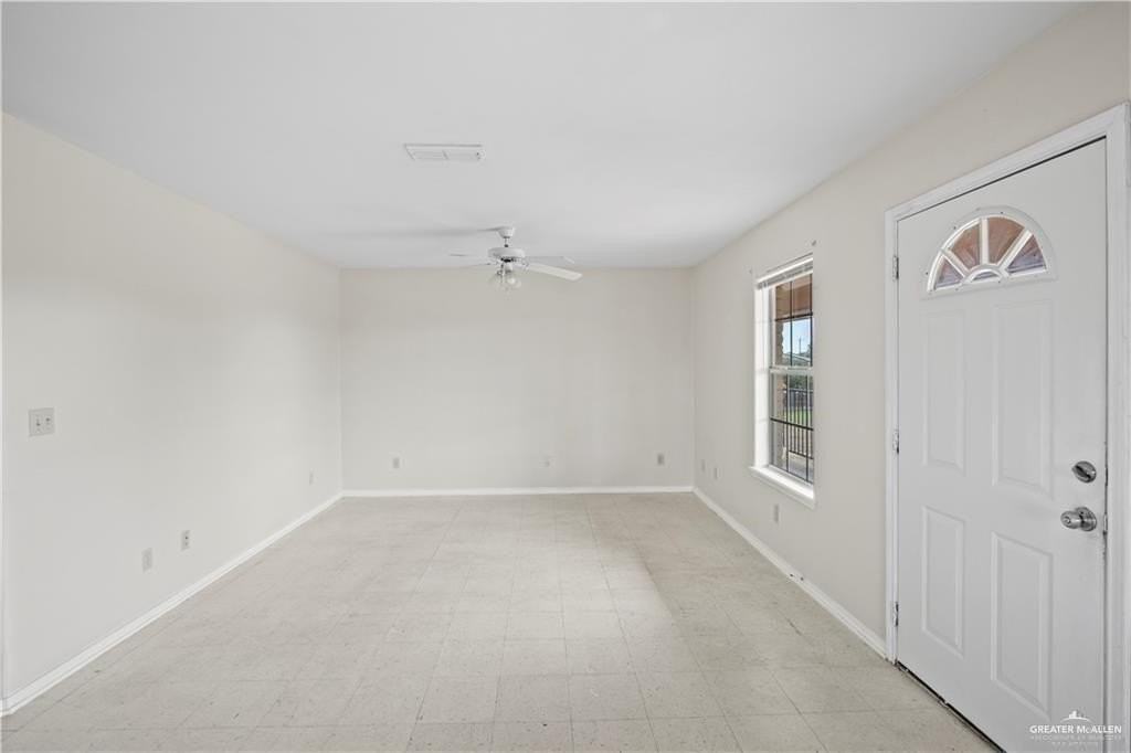 800 W Javelina Dr Apt 3 - Photo 2 of 7